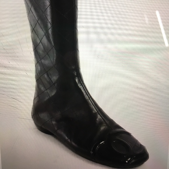CHANEL mid tall quilted boot with paten leather snap fastner - Picture 7 of 7